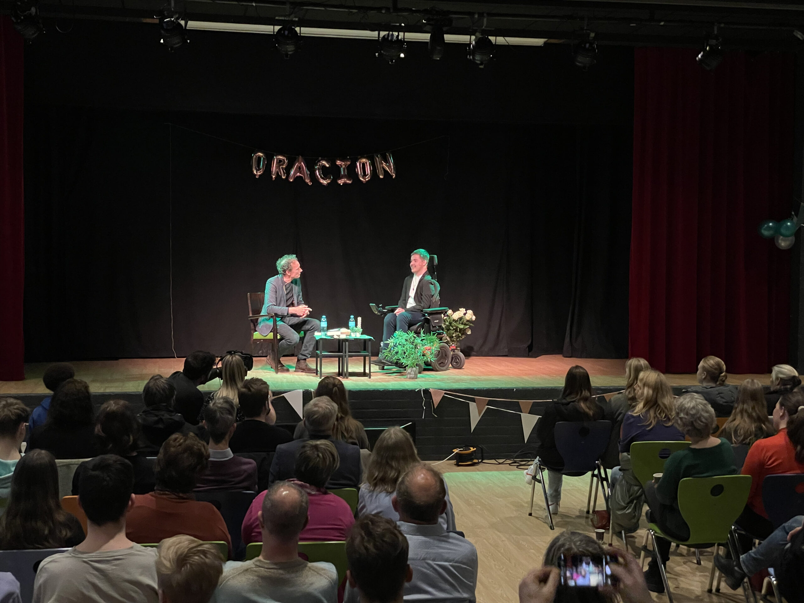 Onno Blom en Liam in gesprek over Oracion